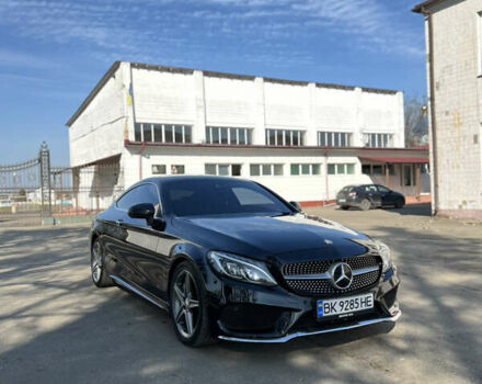 Черный Мерседес Ц-Класс, объемом двигателя 2.14 л и пробегом 85 тыс. км за 24350 $, фото 1 на Automoto.ua