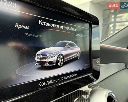 Черный Мерседес Ц-Класс, объемом двигателя 3 л и пробегом 55 тыс. км за 39333 $, фото 4 на Automoto.ua