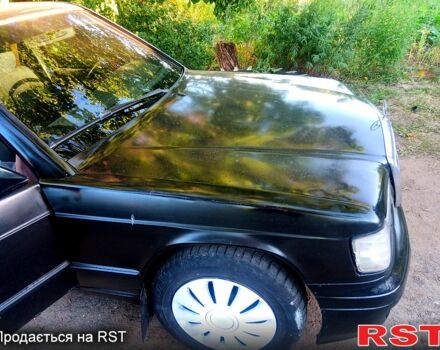 Чорний Мерседес Ц-Клас, об'ємом двигуна 2 л та пробігом 0 тис. км за 1500 $, фото 1 на Automoto.ua