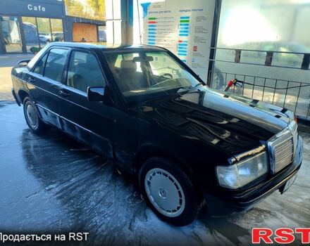 Чорний Мерседес Ц-Клас, об'ємом двигуна 2 л та пробігом 0 тис. км за 1850 $, фото 1 на Automoto.ua
