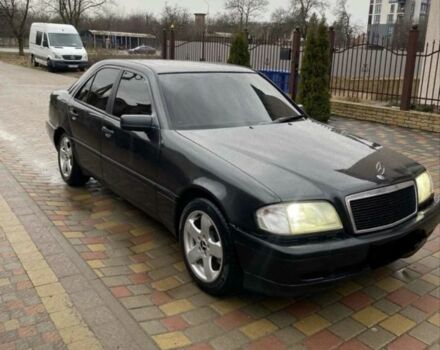 Черный Мерседес Ц-Класс, объемом двигателя 1.8 л и пробегом 400 тыс. км за 2500 $, фото 2 на Automoto.ua