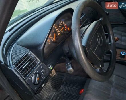 Чорний Мерседес Ц-Клас, об'ємом двигуна 1.8 л та пробігом 293 тис. км за 1550 $, фото 28 на Automoto.ua