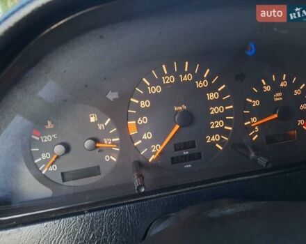 Чорний Мерседес Ц-Клас, об'ємом двигуна 1.8 л та пробігом 293 тис. км за 1550 $, фото 34 на Automoto.ua