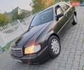 Черный Мерседес Ц-Класс, объемом двигателя 1.8 л и пробегом 293 тыс. км за 1700 $, фото 20 на Automoto.ua