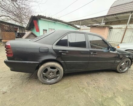 Чорний Мерседес Ц-Клас, об'ємом двигуна 1.8 л та пробігом 240 тис. км за 3600 $, фото 20 на Automoto.ua