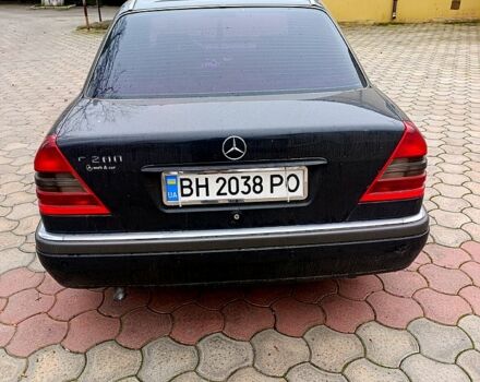 Черный Мерседес Ц-Класс, объемом двигателя 2.2 л и пробегом 244 тыс. км за 3700 $, фото 3 на Automoto.ua