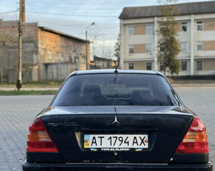 Черный Мерседес Ц-Класс, объемом двигателя 1.8 л и пробегом 350 тыс. км за 2000 $, фото 10 на Automoto.ua