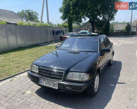 Чорний Мерседес Ц-Клас, об'ємом двигуна 2.16 л та пробігом 350 тис. км за 1750 $, фото 2 на Automoto.ua