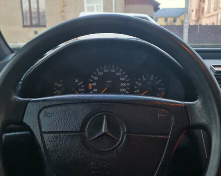 Черный Мерседес Ц-Класс, объемом двигателя 1.8 л и пробегом 227 тыс. км за 2500 $, фото 7 на Automoto.ua