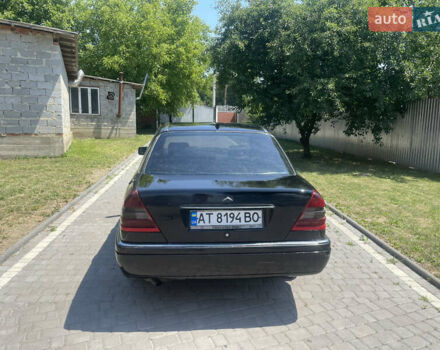 Чорний Мерседес Ц-Клас, об'ємом двигуна 2.16 л та пробігом 350 тис. км за 1750 $, фото 7 на Automoto.ua