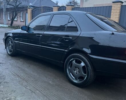 Чорний Мерседес Ц-Клас, об'ємом двигуна 1.8 л та пробігом 240 тис. км за 3600 $, фото 9 на Automoto.ua