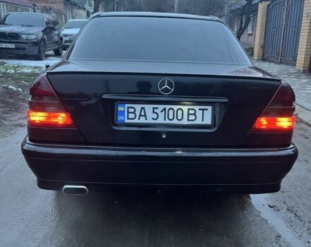 Чорний Мерседес Ц-Клас, об'ємом двигуна 1.8 л та пробігом 240 тис. км за 3600 $, фото 6 на Automoto.ua