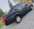 Черный Мерседес Ц-Класс, объемом двигателя 1.8 л и пробегом 293 тыс. км за 1700 $, фото 11 на Automoto.ua