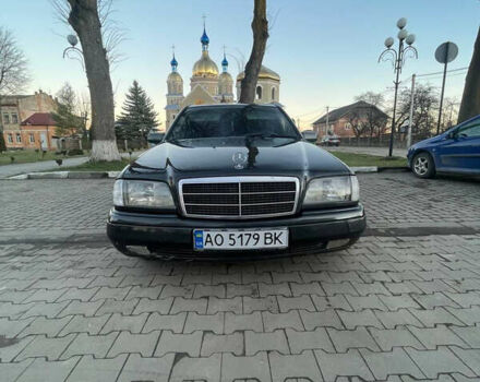 Черный Мерседес Ц-Класс, объемом двигателя 1.8 л и пробегом 227 тыс. км за 2500 $, фото 1 на Automoto.ua