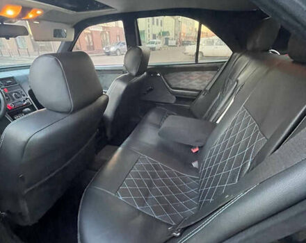 Черный Мерседес Ц-Класс, объемом двигателя 1.8 л и пробегом 227 тыс. км за 2500 $, фото 5 на Automoto.ua