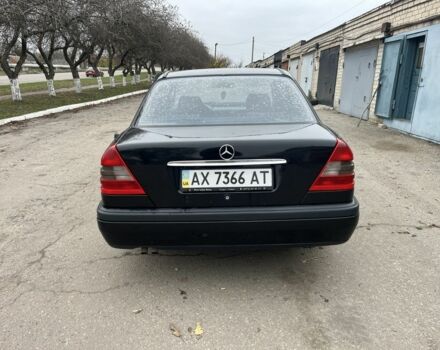 Чорний Мерседес Ц-Клас, об'ємом двигуна 2 л та пробігом 350 тис. км за 1750 $, фото 3 на Automoto.ua