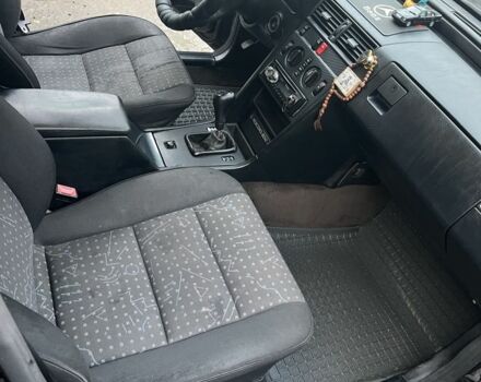 Чорний Мерседес Ц-Клас, об'ємом двигуна 1.8 л та пробігом 240 тис. км за 3600 $, фото 3 на Automoto.ua