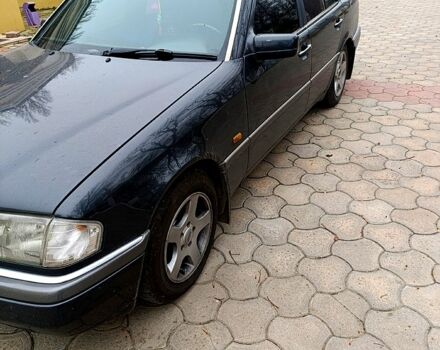 Черный Мерседес Ц-Класс, объемом двигателя 2.2 л и пробегом 244 тыс. км за 3700 $, фото 2 на Automoto.ua