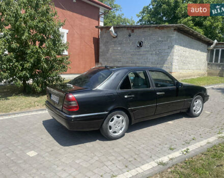 Чорний Мерседес Ц-Клас, об'ємом двигуна 2.16 л та пробігом 350 тис. км за 1750 $, фото 5 на Automoto.ua