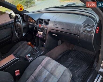 Чорний Мерседес Ц-Клас, об'ємом двигуна 1.8 л та пробігом 293 тис. км за 1600 $, фото 27 на Automoto.ua