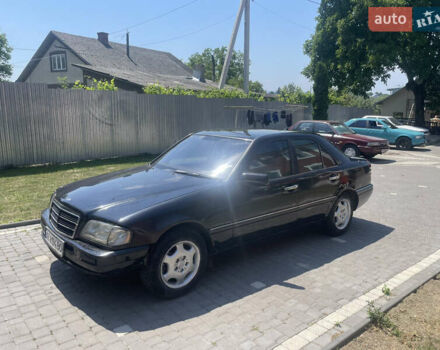 Чорний Мерседес Ц-Клас, об'ємом двигуна 2.16 л та пробігом 350 тис. км за 1750 $, фото 1 на Automoto.ua