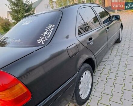 Чорний Мерседес Ц-Клас, об'ємом двигуна 1.8 л та пробігом 293 тис. км за 1550 $, фото 11 на Automoto.ua