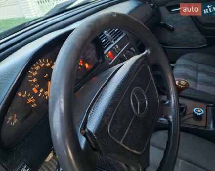 Чорний Мерседес Ц-Клас, об'ємом двигуна 1.8 л та пробігом 293 тис. км за 1600 $, фото 32 на Automoto.ua