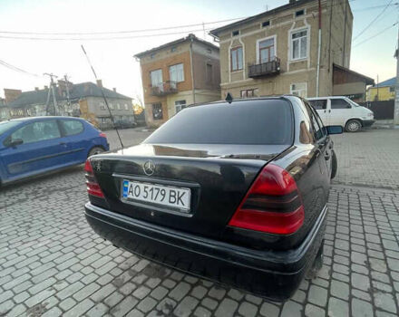 Черный Мерседес Ц-Класс, объемом двигателя 1.8 л и пробегом 227 тыс. км за 2500 $, фото 10 на Automoto.ua