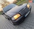 Черный Мерседес Ц-Класс, объемом двигателя 1.8 л и пробегом 293 тыс. км за 1700 $, фото 16 на Automoto.ua