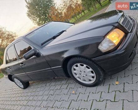 Чорний Мерседес Ц-Клас, об'ємом двигуна 1.8 л та пробігом 293 тис. км за 1550 $, фото 14 на Automoto.ua