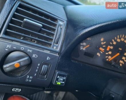 Чорний Мерседес Ц-Клас, об'ємом двигуна 1.8 л та пробігом 293 тис. км за 1600 $, фото 35 на Automoto.ua