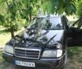 Черный Мерседес Ц-Класс, объемом двигателя 1.8 л и пробегом 415 тыс. км за 2600 $, фото 1 на Automoto.ua
