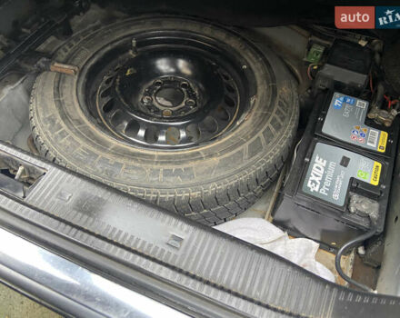 Черный Мерседес Ц-Класс, объемом двигателя 1.8 л и пробегом 430 тыс. км за 3700 $, фото 16 на Automoto.ua