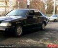 Черный Мерседес Ц-Класс, объемом двигателя 2.2 л и пробегом 254 тыс. км за 2200 $, фото 2 на Automoto.ua