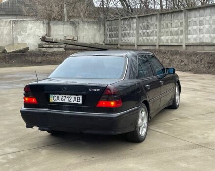 Черный Мерседес Ц-Класс, объемом двигателя 1.8 л и пробегом 185 тыс. км за 1650 $, фото 4 на Automoto.ua
