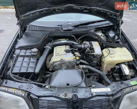 Черный Мерседес Ц-Класс, объемом двигателя 1.8 л и пробегом 430 тыс. км за 3700 $, фото 8 на Automoto.ua