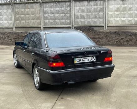 Черный Мерседес Ц-Класс, объемом двигателя 1.8 л и пробегом 185 тыс. км за 1650 $, фото 3 на Automoto.ua