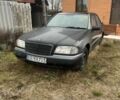 Мерседес Ц-Клас 1995 у Києві на Automoto.ua Чорний Мерседес Ц-Клас, об'ємом двигуна 1.8 л та пробігом 3 тис. км за 375 $, фото 1 на Automoto.ua