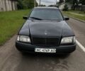 Чорний Мерседес Ц-Клас, об'ємом двигуна 1.8 л та пробігом 320 тис. км за 2200 $, фото 1 на Automoto.ua
