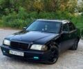 Чорний Мерседес Ц-Клас, об'ємом двигуна 1.8 л та пробігом 300 тис. км за 1650 $, фото 1 на Automoto.ua