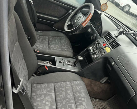 Черный Мерседес Ц-Класс, объемом двигателя 1.8 л и пробегом 400 тыс. км за 3000 $, фото 11 на Automoto.ua