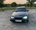 Черный Мерседес Ц-Класс, объемом двигателя 1.8 л и пробегом 440 тыс. км за 2400 $, фото 1 на Automoto.ua