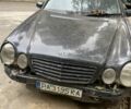 Черный Мерседес Ц-Класс, объемом двигателя 3.2 л и пробегом 300 тыс. км за 800 $, фото 1 на Automoto.ua
