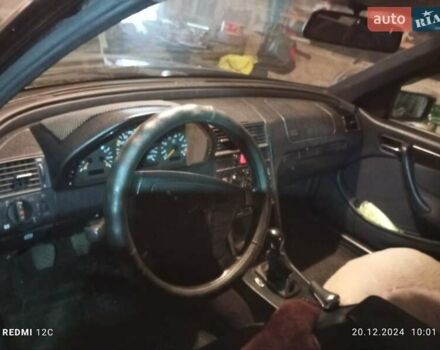 Черный Мерседес Ц-Класс, объемом двигателя 1.8 л и пробегом 351 тыс. км за 3137 $, фото 2 на Automoto.ua