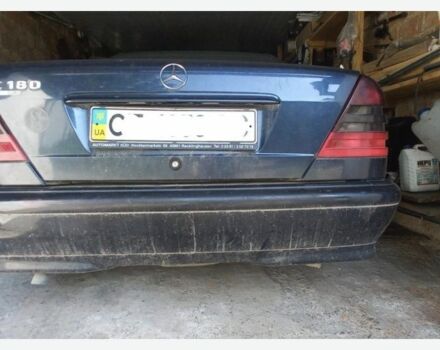 Чорний Мерседес Ц-Клас, об'ємом двигуна 0 л та пробігом 200 тис. км за 1300 $, фото 2 на Automoto.ua