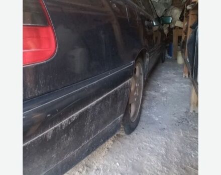 Чорний Мерседес Ц-Клас, об'ємом двигуна 0 л та пробігом 200 тис. км за 1300 $, фото 1 на Automoto.ua