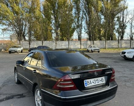 Черный Мерседес Ц-Класс, объемом двигателя 2 л и пробегом 300 тыс. км за 2950 $, фото 9 на Automoto.ua
