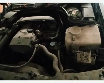 Чорний Мерседес Ц-Клас, об'ємом двигуна 0 л та пробігом 200 тис. км за 1300 $, фото 3 на Automoto.ua