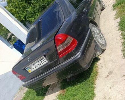 Чорний Мерседес Ц-Клас, об'ємом двигуна 1.8 л та пробігом 300 тис. км за 1700 $, фото 5 на Automoto.ua