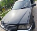 Чорний Мерседес Ц-Клас, об'ємом двигуна 1.8 л та пробігом 300 тис. км за 1700 $, фото 1 на Automoto.ua